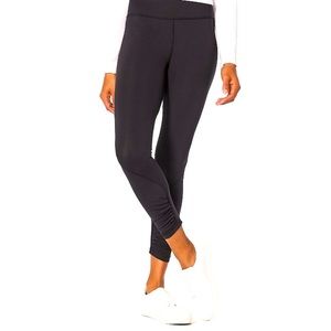 Lululemon hard to find Play off the Pleats in Black Size 10! 25”